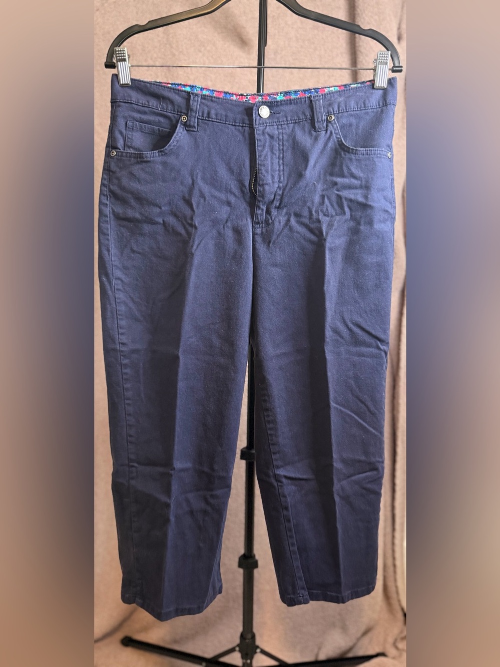 Basic Editions Women’s Size 8 Navy Blue Capri Cropped Pants Floral Trim